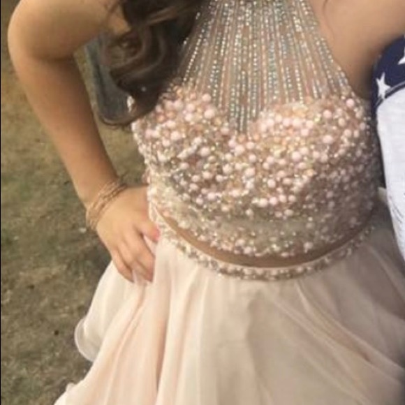 Prom or homecoming dress - Picture 2 of 4